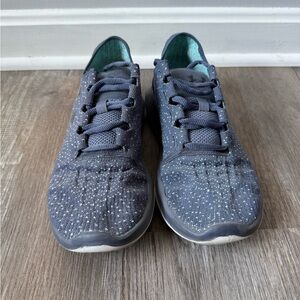 Under Armour Speed Form Sneakers Lightweight Polka Dot Blue Navy Speckled 8.5